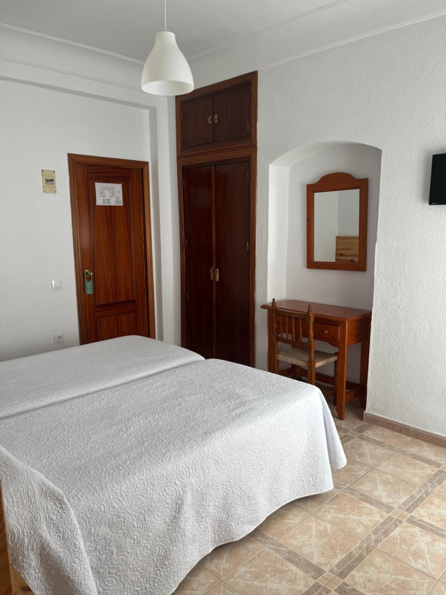 Hostal Барбате Экстерьер фото